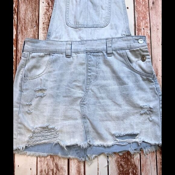 Distressed light denim overall skirt by Rewash M - Picture 2 of 6